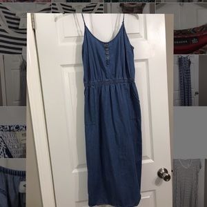 Sleeveless denim dress